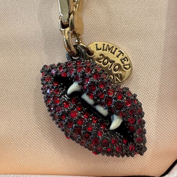 Juicy Couture Jewelry - NIB 2010 Limited Edition Juicy Couture Vampire Lips Charm